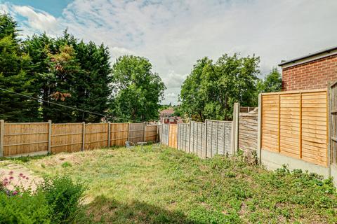 74 Linden Way, London, N14 4NE