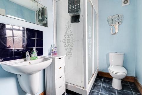 74 Linden Way, London, N14 4NE