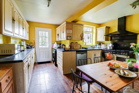74 Linden Way, London, N14 4NE