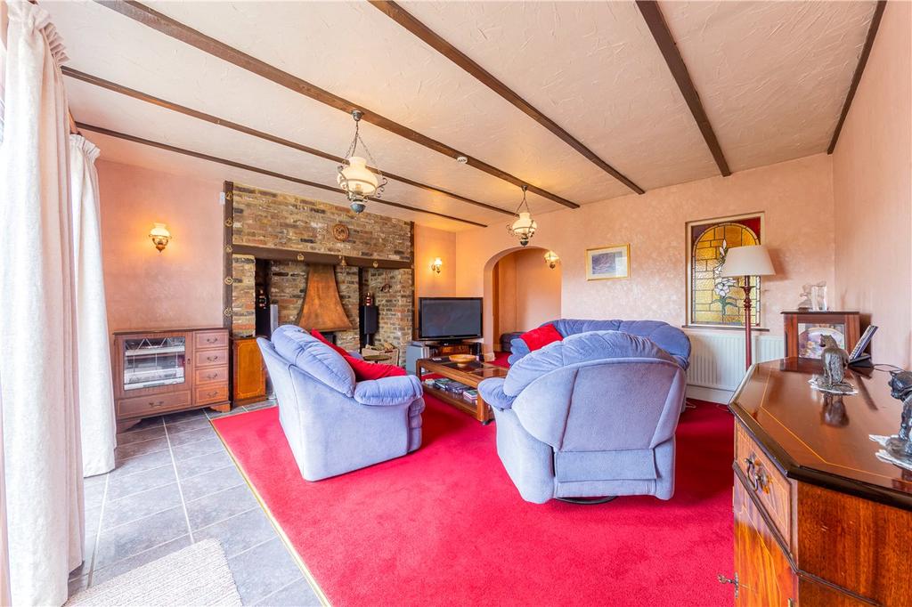 Hazel Road, Park Street, St. Albans, Hertfordshire 3 bed bungalow £