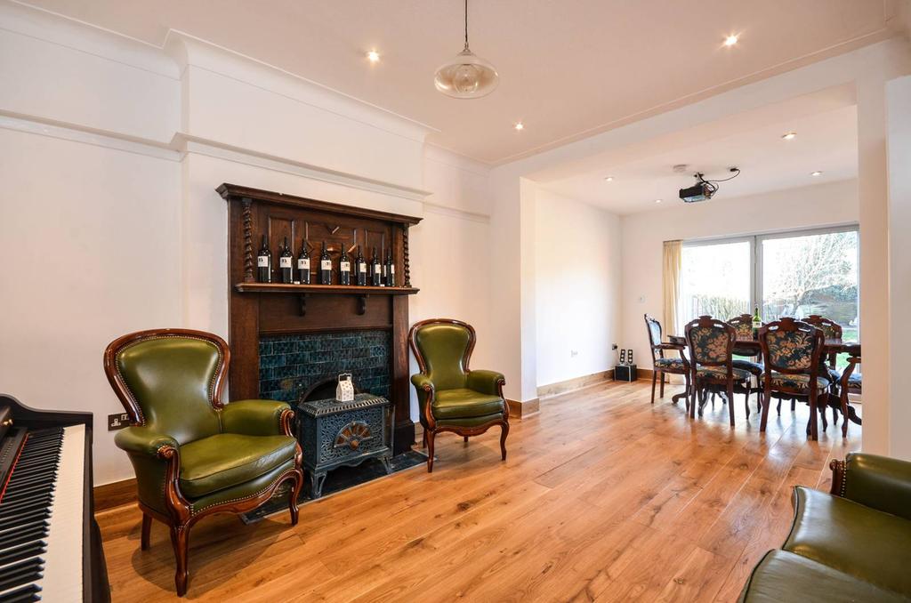 Woodlands Avenue N3, Finchley... 4 bed house £3,300 pcm (£762 pw)