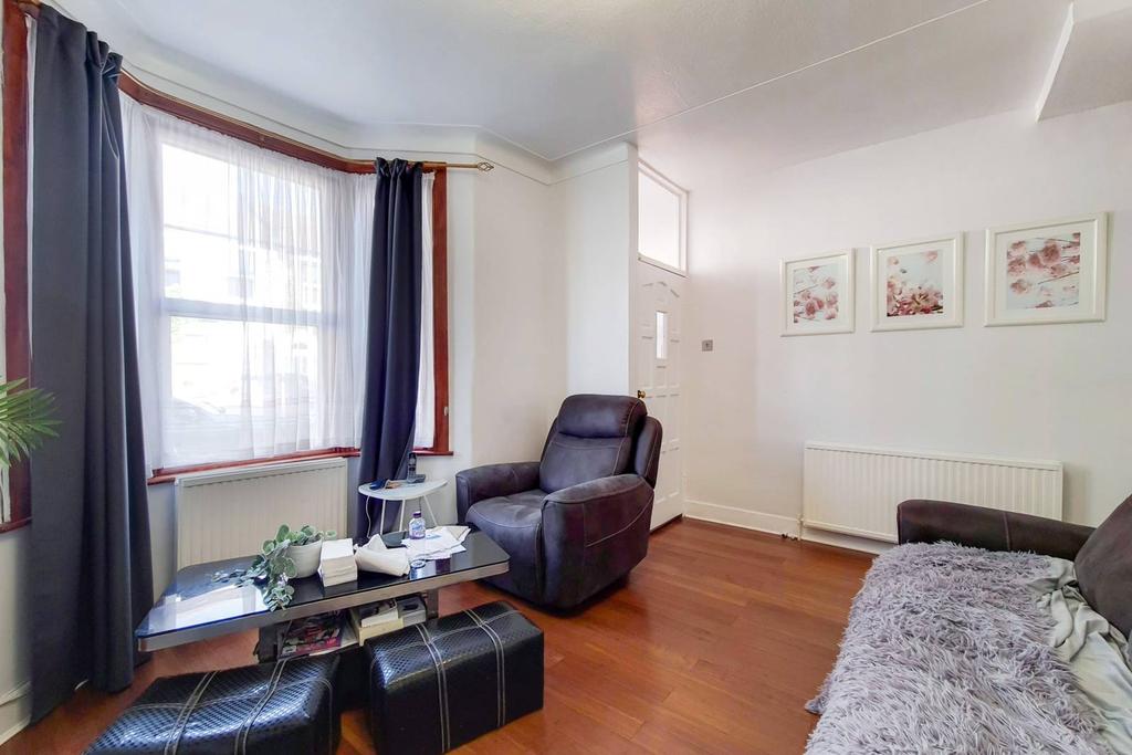 Ashville Road, Leytonstone, London, E11 4 bed house £2,400 pcm (£554 pw)