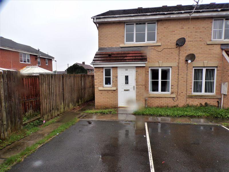 Blackmoor Close, Darlington 3 bed terraced house £650 pcm (£150 pw)