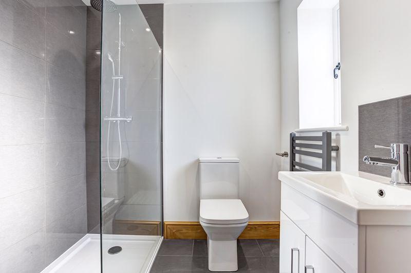 Bed 1 en suite
