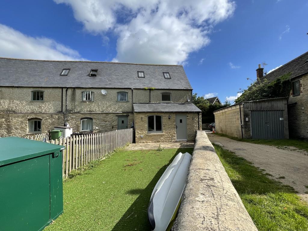Tidford Cottages, Bell Lane, Lechlade, Gloucestershire, GL7 3 bed end
