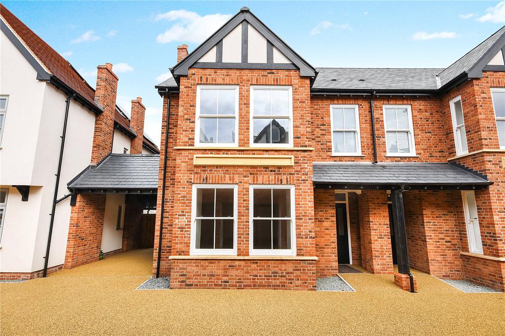 Main Road, Danbury, Chelmsford, Essex, CM3 4 bed semidetached house