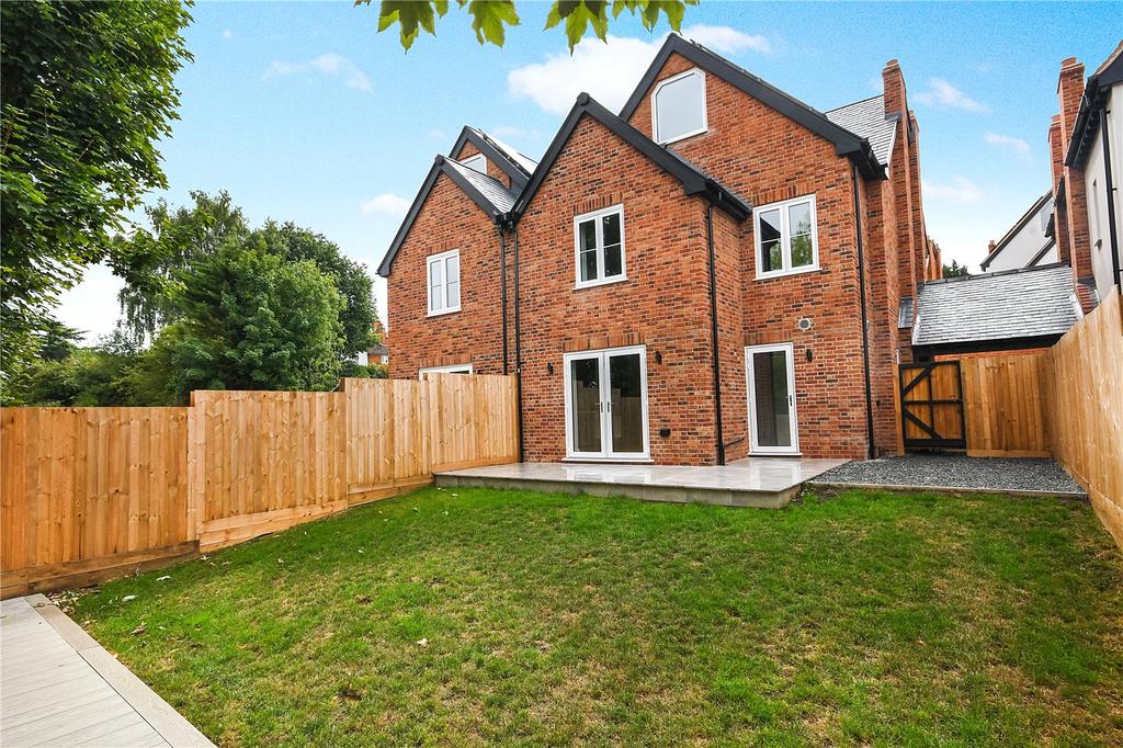 Main Road, Danbury, Chelmsford, Essex, CM3 4 bed semidetached house