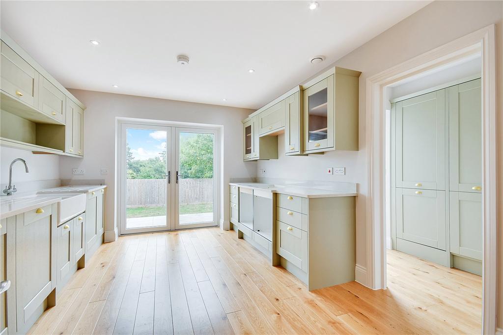 Main Road, Danbury, Chelmsford... 4 bed detached house £775,000
