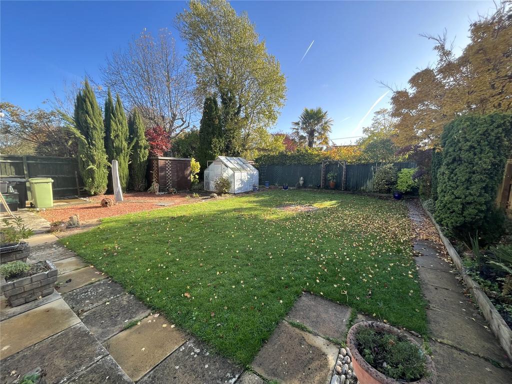 Roman Way, Lechlade, Gloucestershire, GL7 3 bed detached house for sale