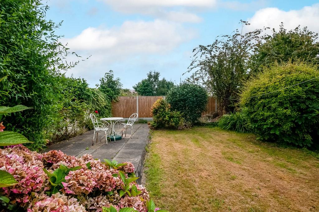 Withers Avenue, Warrington... 3 bed semidetached house £230,000