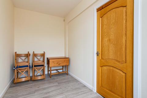 76 Pilton Park, Edinburgh, EH5 2JB
