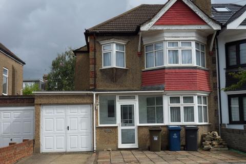 3 bedroom semi-detached house to rent, Albert Road, Harrow