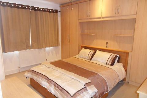 3 bedroom semi-detached house to rent, Albert Road, Harrow