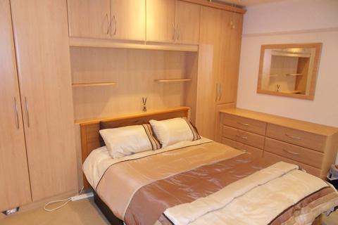 3 bedroom semi-detached house to rent, Albert Road, Harrow