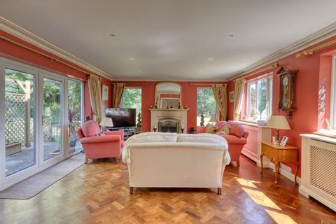 5 bedroom detached house for sale - Chobham, Surrey