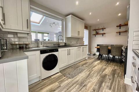 10 Cander Way, South Ockendon, RM15 5PT