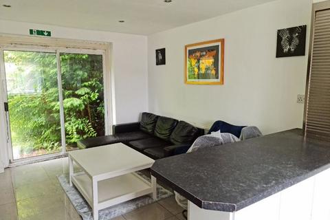 5 bedroom terraced house to rent, Rebecca Drive, Selly Oak, Birmingham B29 6TP