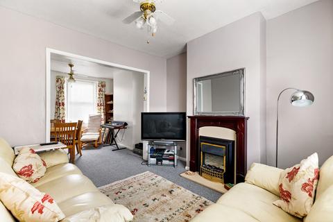 2 bedroom end of terrace house for sale - Dour Street, Dover, CT16