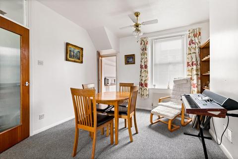 16 Dour Street, Dover, CT16 1EL