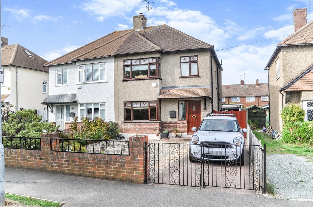 First Avenue, Chelmsford, CM1 3 bed semidetached house for sale £540,000