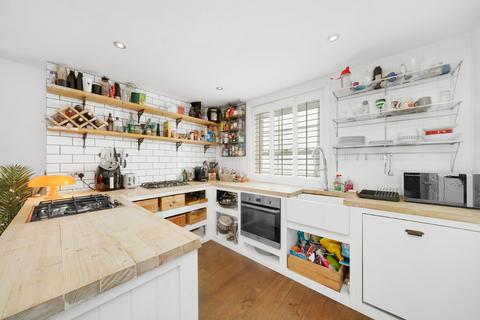 3 bedroom house to rent, Carol Street, NW1