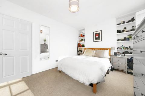 3 bedroom house to rent, Carol Street, NW1