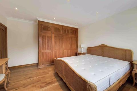 5 bedroom detached house to rent - Derwent Avenue, Kingston Vale