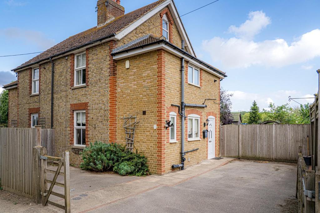 Goodnestone Lane, Goodnestone, Faversham 3 bed semidetached house £
