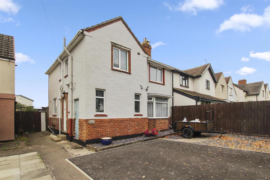 Finedon Road, Irthlingborough, Wellingborough 3 bed semidetached house