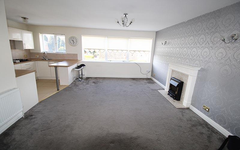 Buckingham Grove, Kingswinford 2 bed flat £610 pcm (£141 pw)