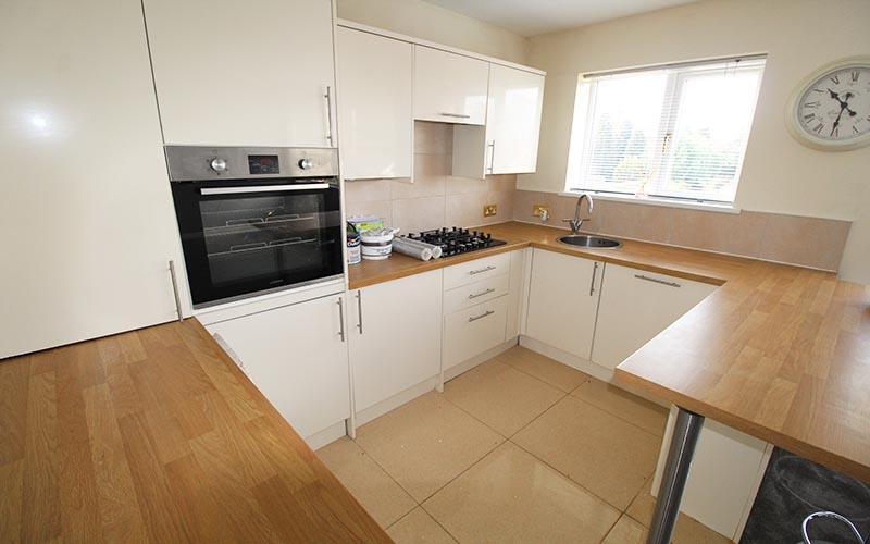 Buckingham Grove, Kingswinford 2 bed flat £610 pcm (£141 pw)