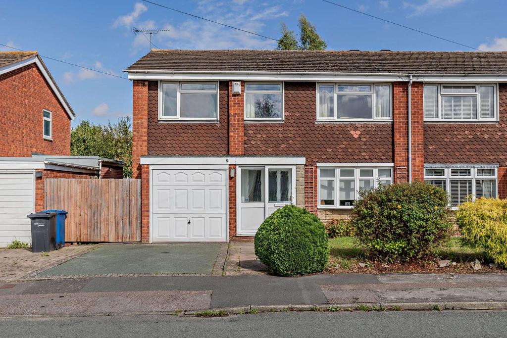 Shakespeare Avenue, Lichfield 4 bed house £350,000