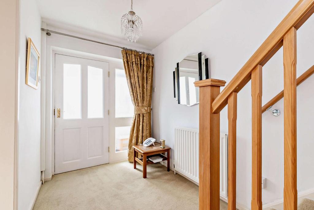 Shakespeare Avenue, Lichfield 4 bed house £350,000