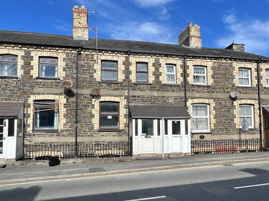 Padarn Terrace, Llanbadarn Fawr, Aberystwyth 3 bed terraced house £