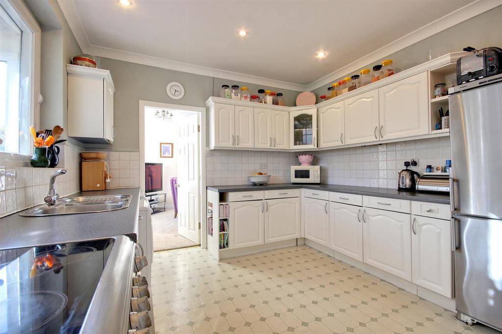 Etton Road, Cherry Burton, Beverley 4 bed detached house for sale £