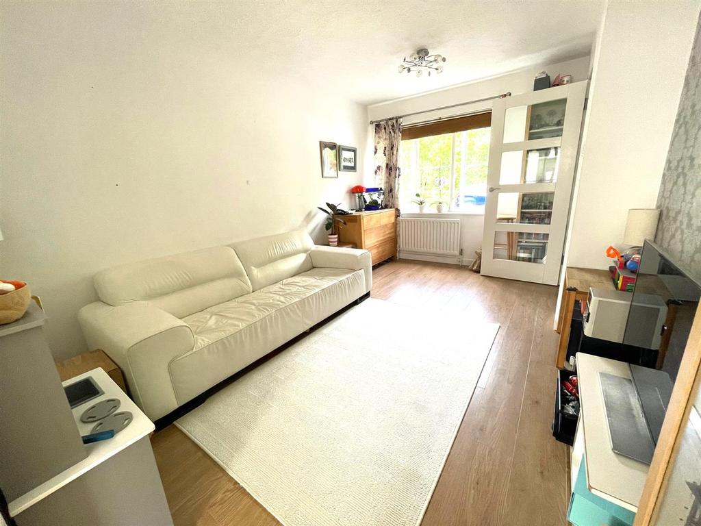 Payton Drive, Burgess Hill 2 bed terraced house £325,000