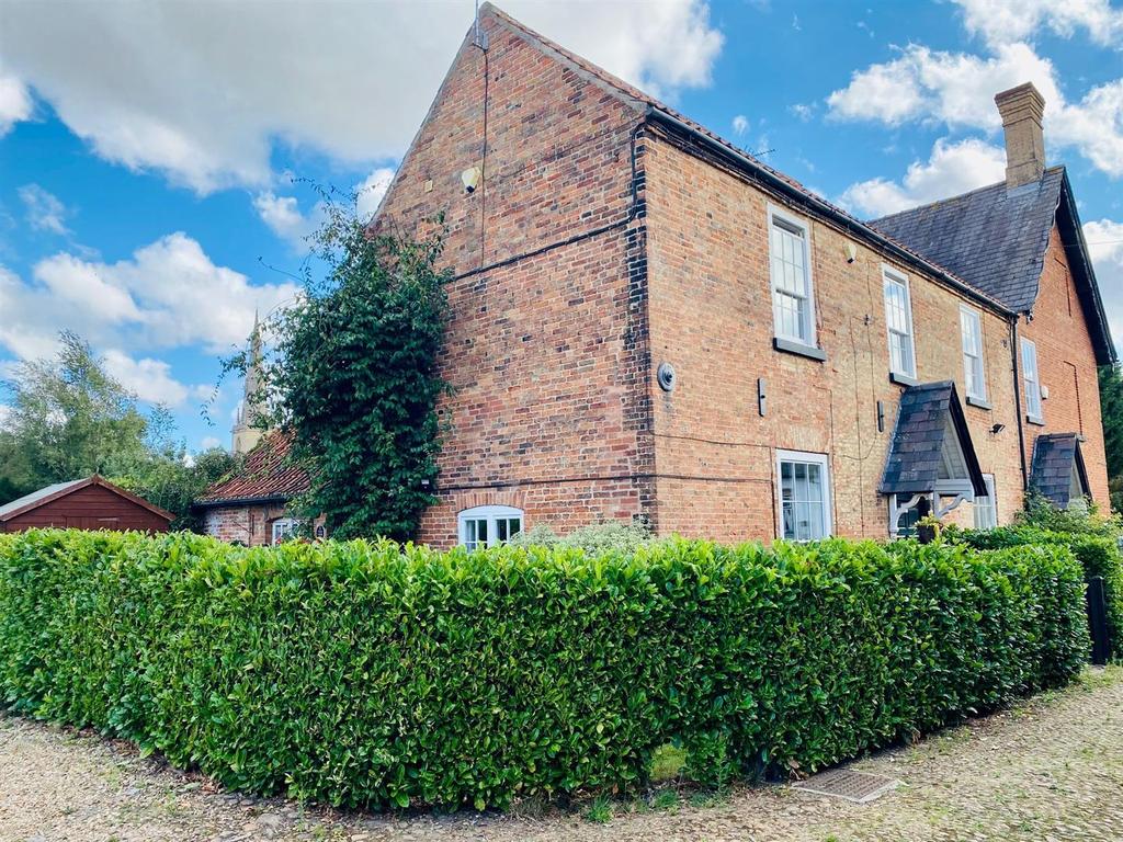 Main Street, CarltonOnTrent, Newark 3 bed cottage £275,000