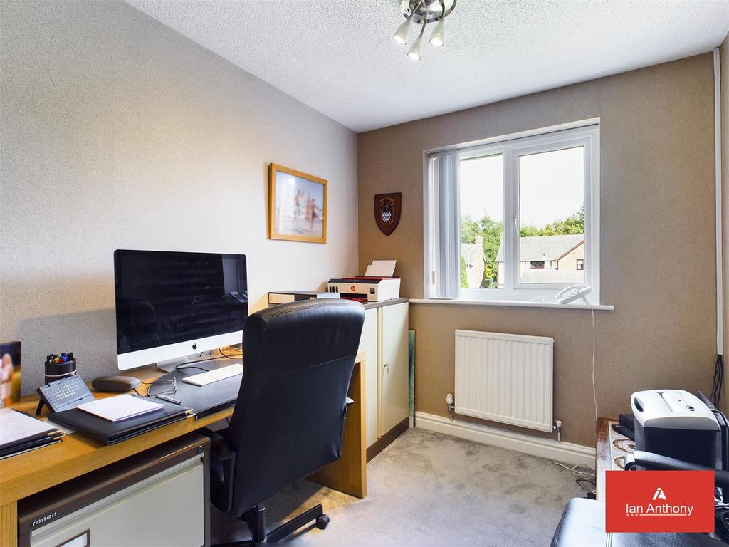 Bedroom five/office