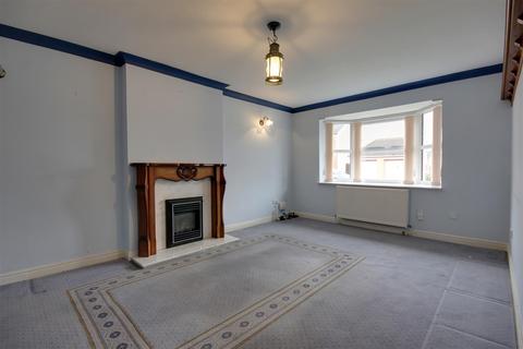 2 bedroom detached bungalow for sale - Aspen Close, Hull