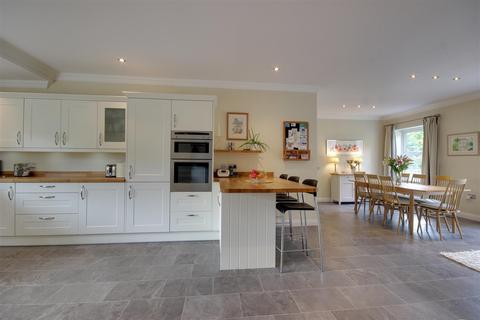 7 Copper Beech Close, Swanland, North Ferriby, HU14 3LR