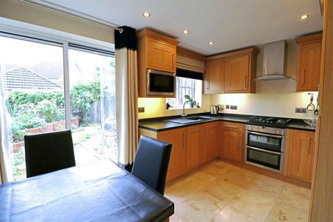 10 Armscote Grove, Hatton Park, Warwick, CV35 7TP