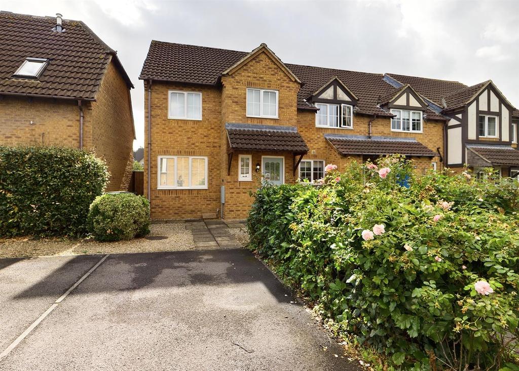 Lych Gate Mews, Lydney 3 bed end of terrace house £895 pcm (£207 pw)