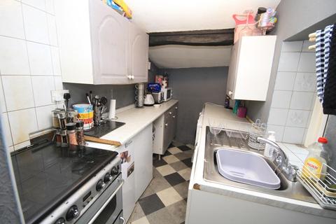 8 Thorp Garth, Bradford, BD10 9LD