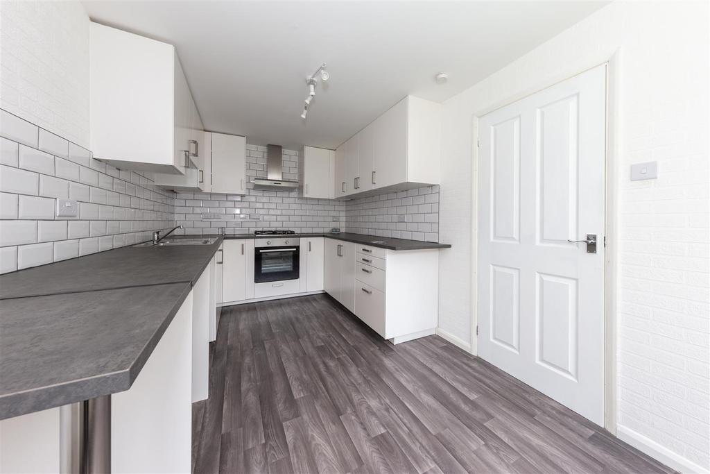 Linden Close, Dunstable 1 bed flat £175,000