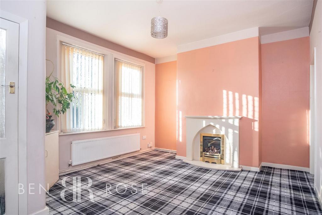 Golden Hill Lane, Leyland 3 bed terraced house £120,000