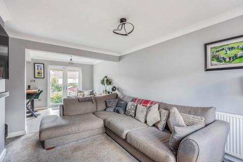 20 Croft Drive, Bramham, Wetherby, LS23 6RJ