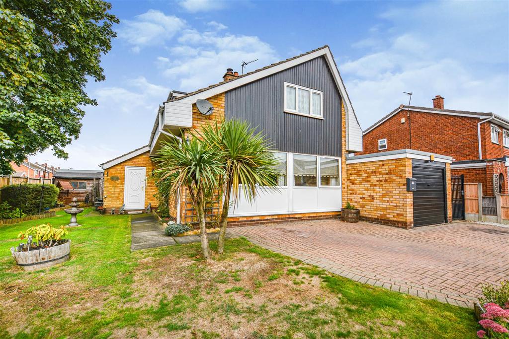 Chesney Drive, Scunthorpe 4 bed detached house £290,000