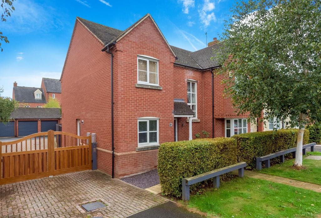 Rushbrook Road, StratforduponAvon 4 bed detached house £565,000
