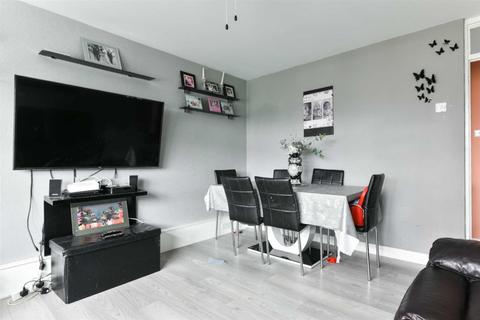 15 Ash Court, Epsom, KT19 9PU
