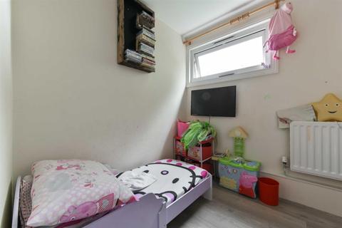15 Ash Court, Epsom, KT19 9PU